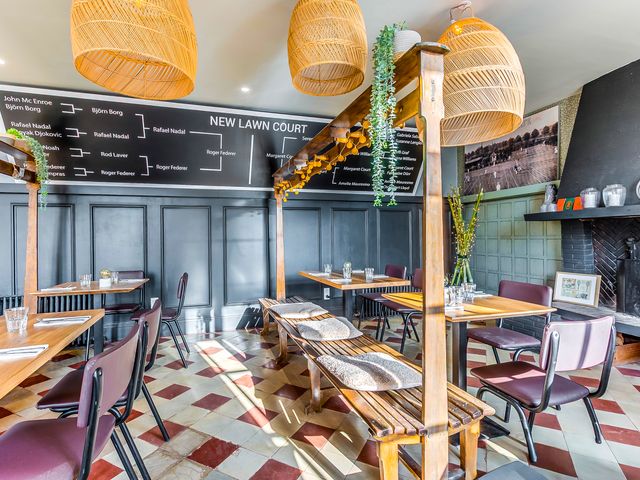 Le 1895 - Club House Du New Lawn 