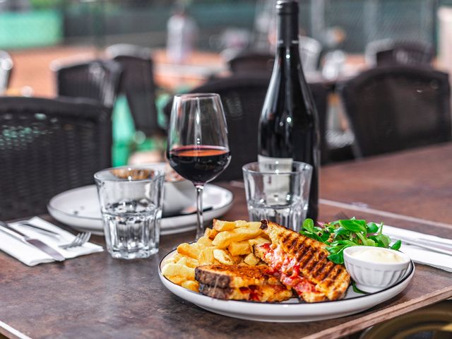 Le 1895 - Club House Du New Lawn 