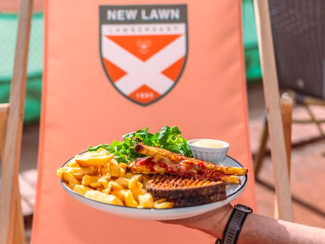 Le 1895 - Club House Du New Lawn 